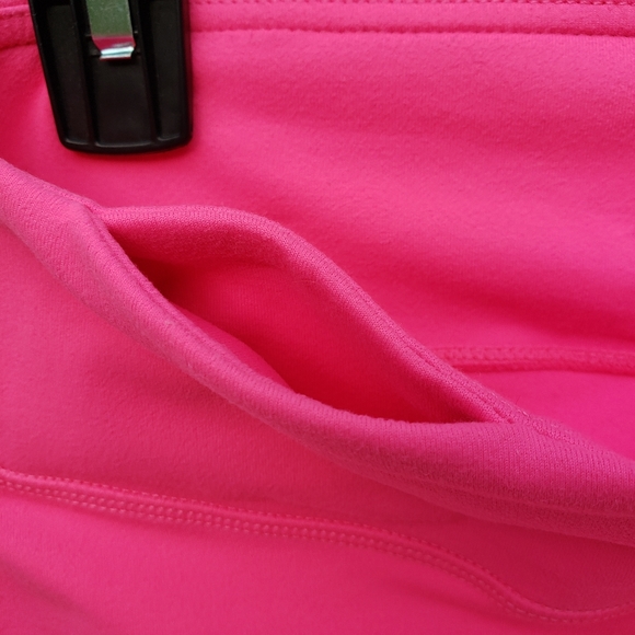 Fabletics buttery soft pink color cropped leggings - Picture 5 of 5